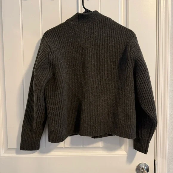 Uniqlo Women’s Grey Ribbed Wool Cropped Cardigan - Picture 2 of 7